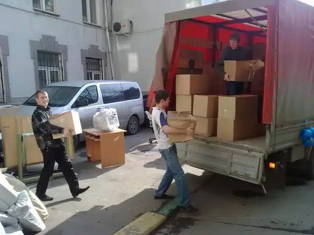 نقل عفش من المدينة إلى عرعر